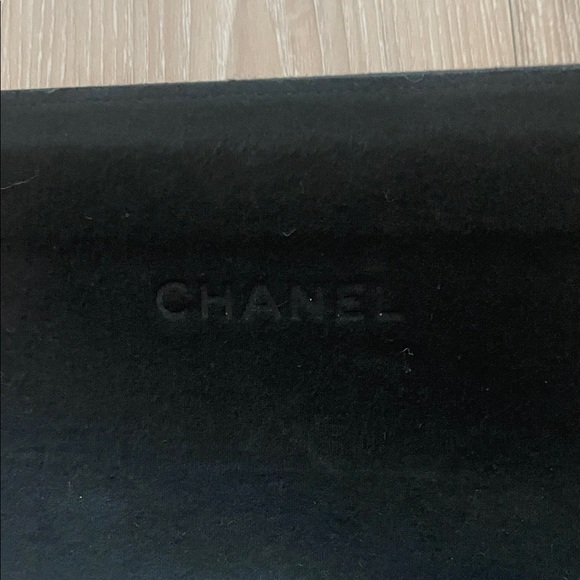 CHANEL Black Quilted Sunglasses Case w/ Logo and Box and Dust Cloth - Picture 7 of 7